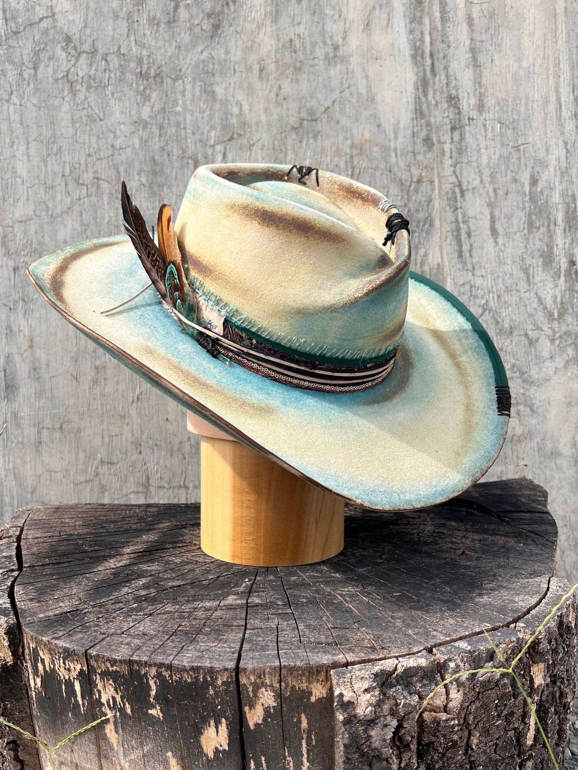 Tempered Teal Vintage Wide-Brimmed Felt Hat - Image 6
